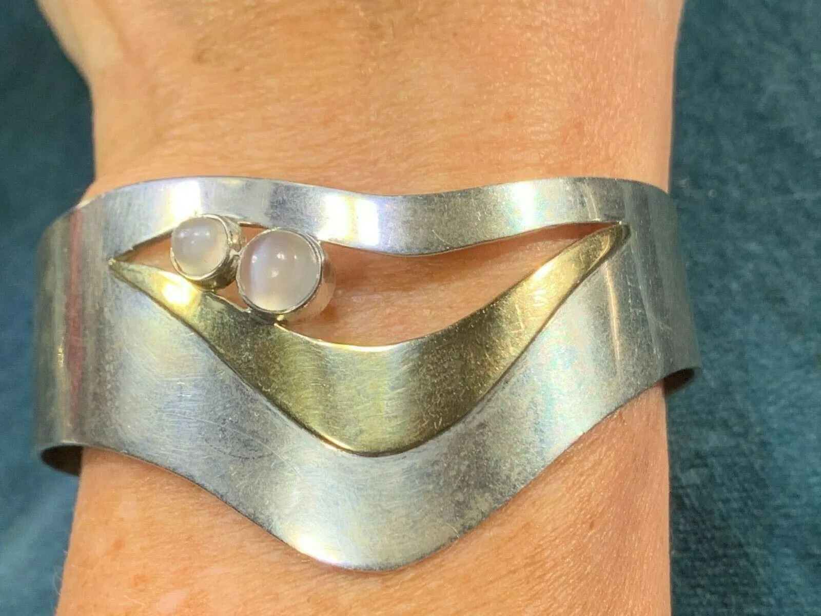 18k Yellow Gold & 925 Rainbow MOONSTONE Cuff WAVE Bracelet. 29g