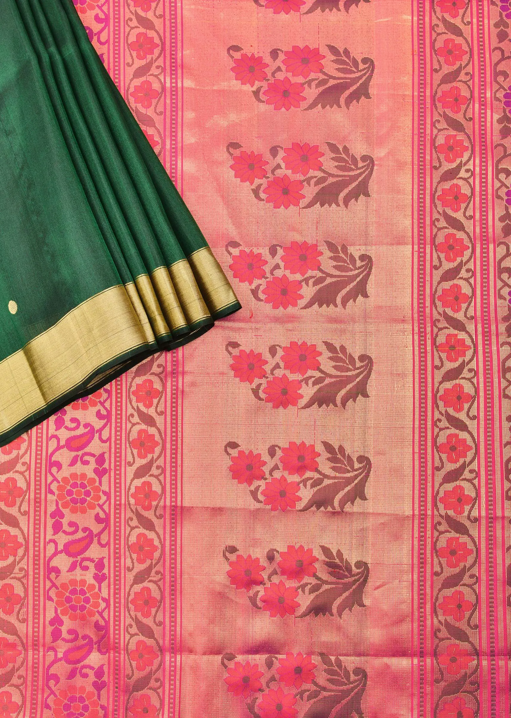 Green Silk Woven Saree With Contrast Pallu And Unstitched Blouse Piece
