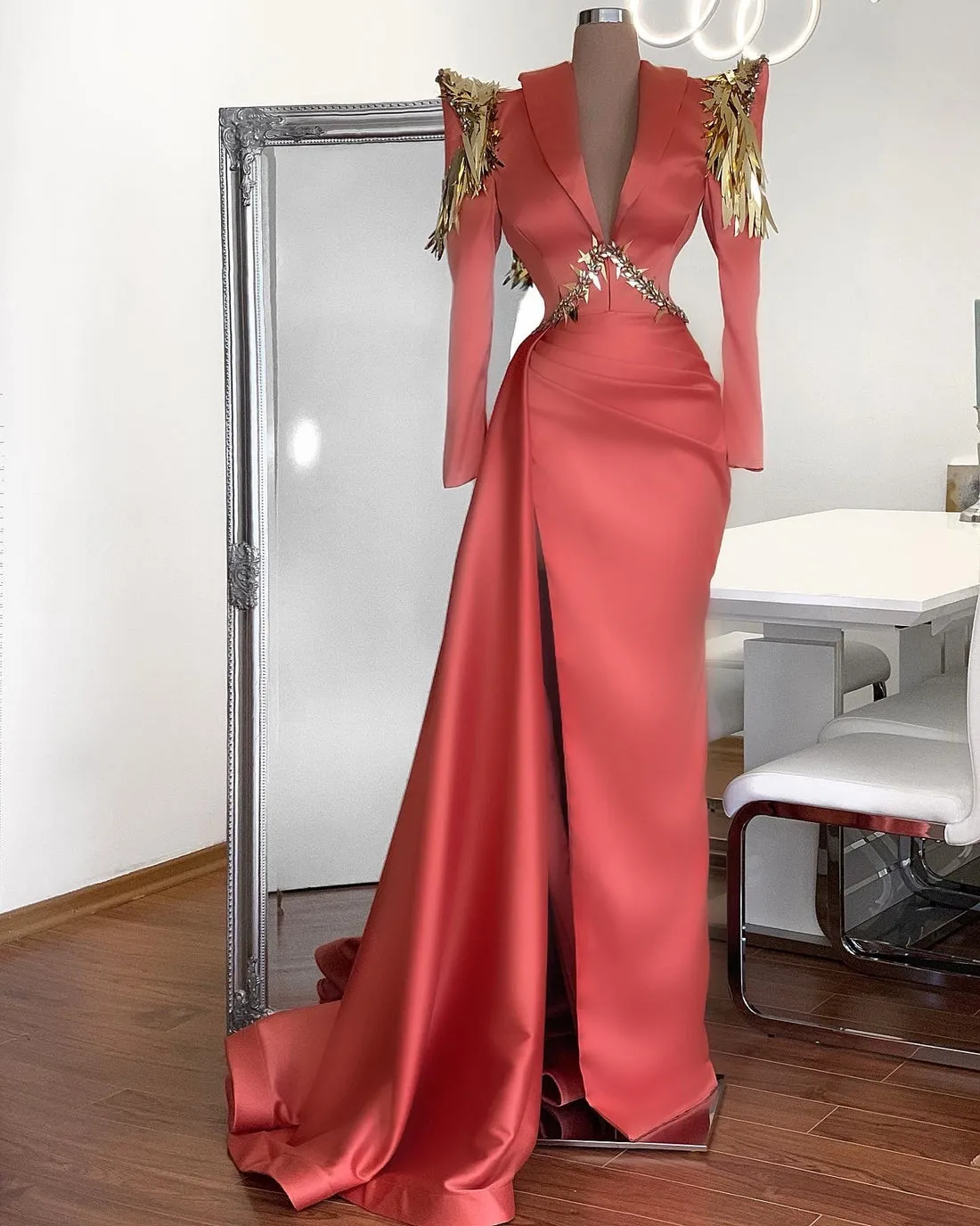 Lila Long Sleeves Beautiful Red Evening Dress