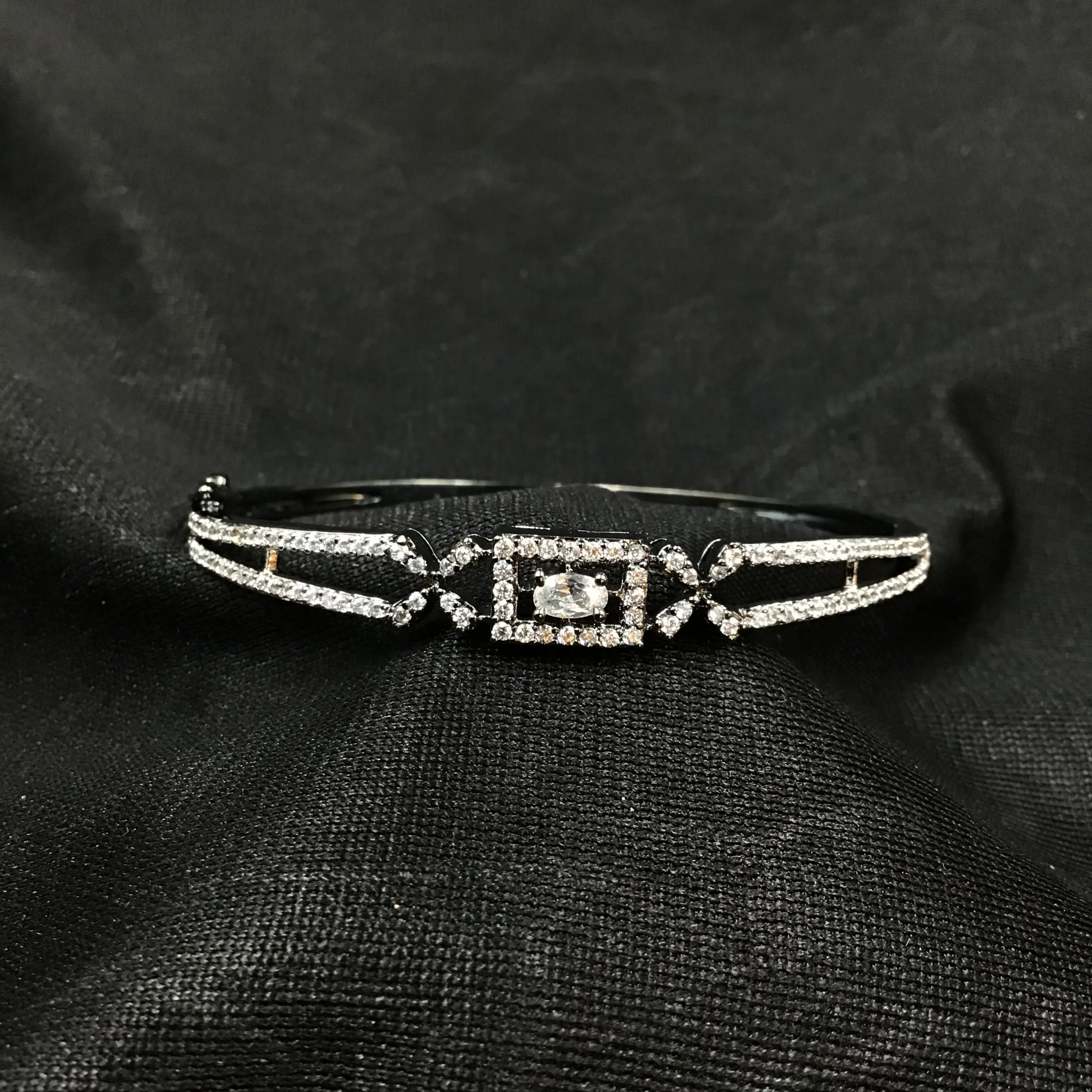 Openable Zircon/AD Bracelet 3253-11