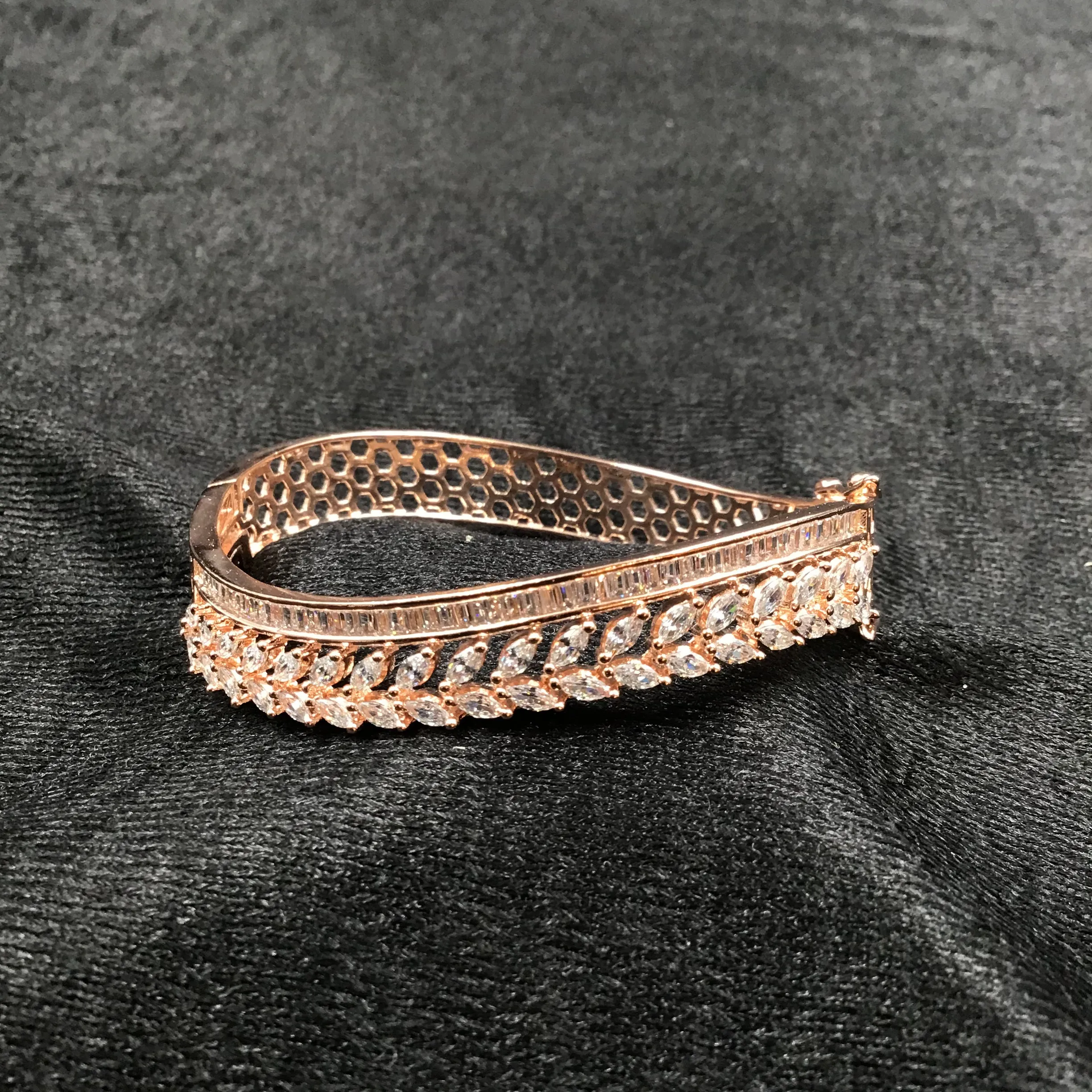 Zircon/AD Bracelet 6134-08